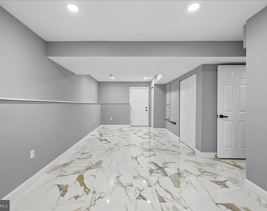 6915 Adel Street - Photo Thumbnail 35