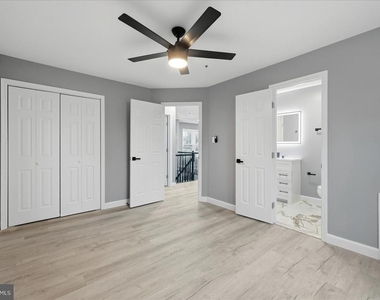 6915 Adel Street - Photo Thumbnail 27