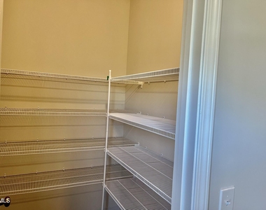 1009 Belloak Way - Photo Thumbnail 14
