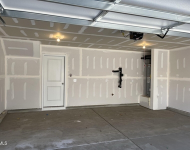 1009 Belloak Way - Photo Thumbnail 23