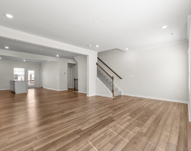 1009 Belloak Way - Photo Thumbnail 16