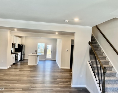 1009 Belloak Way - Photo Thumbnail 11