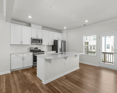 1009 Belloak Way - Photo Thumbnail 7