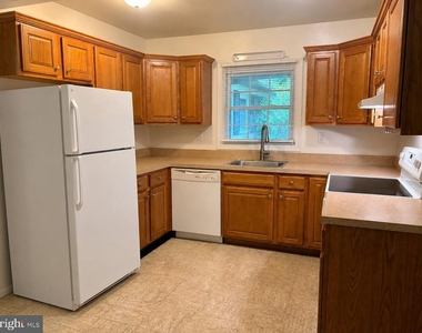 2207 Hyson Place - Photo Thumbnail 4