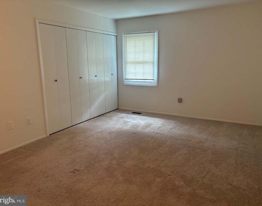 2207 Hyson Place - Photo Thumbnail 12