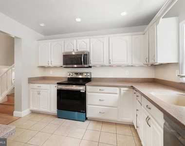 15950 Alameda Drive - Photo Thumbnail 5