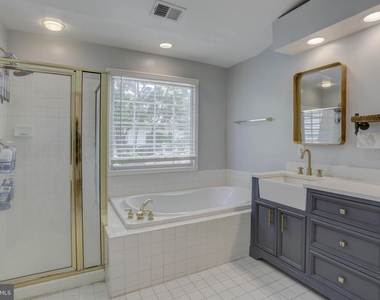 11906 Castlegate Court - Photo Thumbnail 26