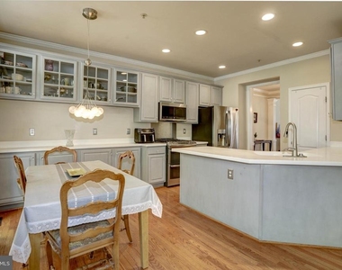11906 Castlegate Court - Photo Thumbnail 12