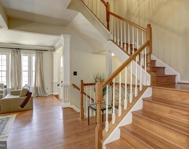 11906 Castlegate Court - Photo Thumbnail 10