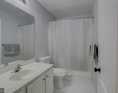 11906 Castlegate Court - Photo Thumbnail 30