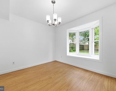 20104 Westerly Avenue - Photo Thumbnail 7