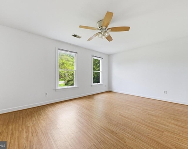 20104 Westerly Avenue - Photo Thumbnail 4