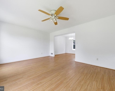 20104 Westerly Avenue - Photo Thumbnail 3
