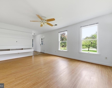 20104 Westerly Avenue - Photo Thumbnail 5