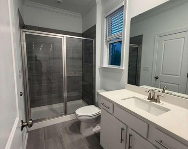 704 Longleaf Grv Lane - Photo Thumbnail 19
