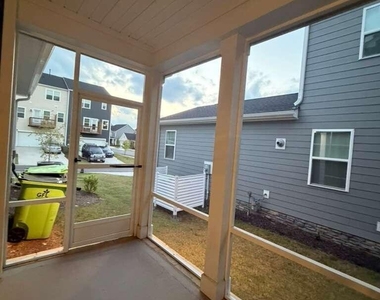 704 Longleaf Grv Lane - Photo Thumbnail 22