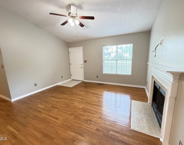 610 E Jones Avenue - Photo Thumbnail 2