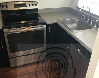555 W Madison St. - Photo Thumbnail 7