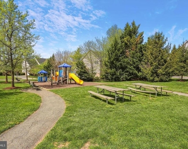 14318 Night Hawk Way - Photo Thumbnail 21