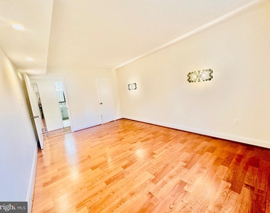 732 Quince Orchard Boulevard - Photo Thumbnail 15