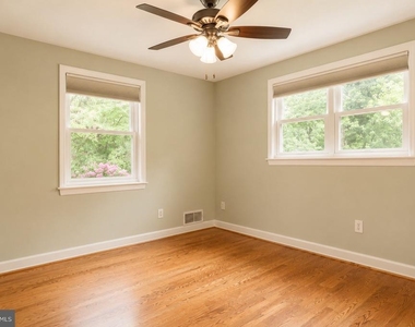 537 E Indian Spring Drive - Photo Thumbnail 5