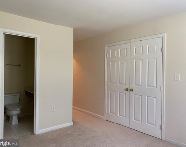 800 Amber Tree Court - Photo Thumbnail 6