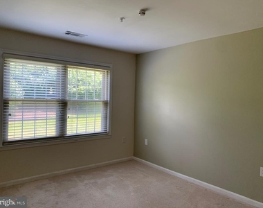 800 Amber Tree Court - Photo Thumbnail 12