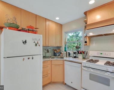 9504 Milstead Drive - Photo Thumbnail 19