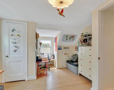 9504 Milstead Drive - Photo Thumbnail 8