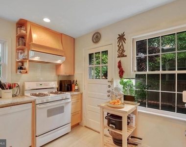 9504 Milstead Drive - Photo Thumbnail 17