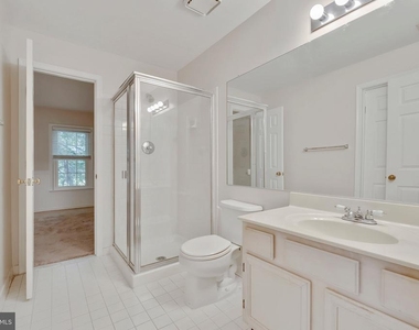 15305 Diamond Cove Terrace - Photo Thumbnail 11