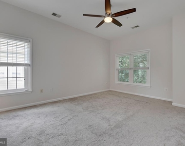 15305 Diamond Cove Terrace - Photo Thumbnail 9