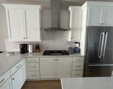 10324 Grosvenor Place - Photo Thumbnail 4