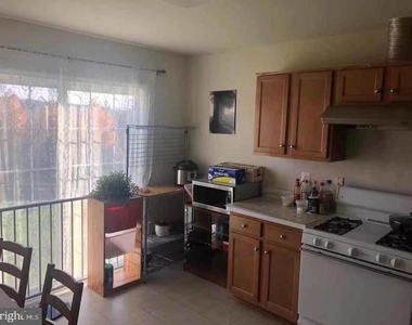 18621 Woodgate Place - Photo Thumbnail 1
