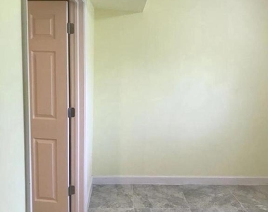 18621 Woodgate Place - Photo Thumbnail 8