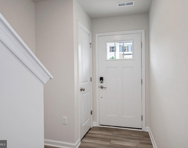 5616 Ludlow Place - Photo Thumbnail 3