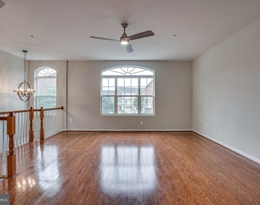 2895 Sedgemore Place - Photo Thumbnail 1