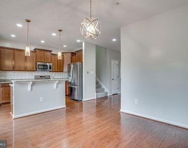 2895 Sedgemore Place - Photo Thumbnail 8