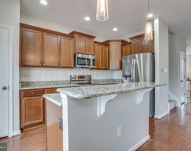 2895 Sedgemore Place - Photo Thumbnail 10