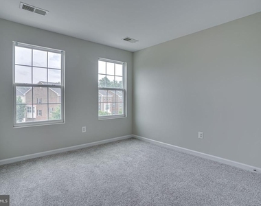 2895 Sedgemore Place - Photo Thumbnail 20