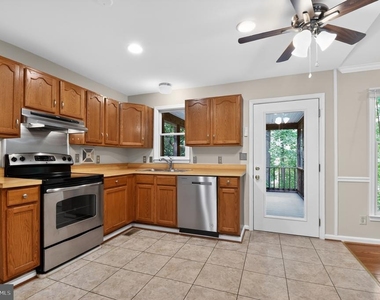 5118 Coach Court - Photo Thumbnail 9