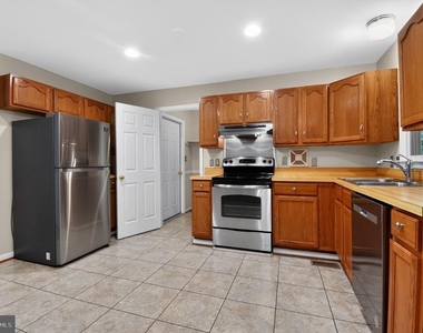 5118 Coach Court - Photo Thumbnail 12