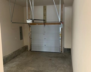 9208 Dayton Avenue - Photo Thumbnail 8