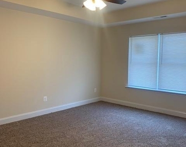 9208 Dayton Avenue - Photo Thumbnail 12