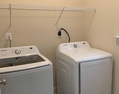9208 Dayton Avenue - Photo Thumbnail 11