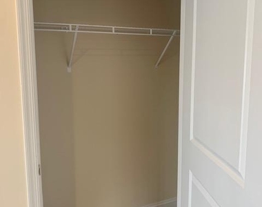 9208 Dayton Avenue - Photo Thumbnail 3
