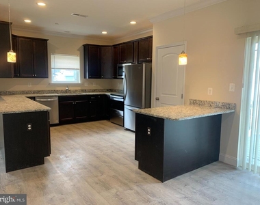 9208 Dayton Avenue - Photo Thumbnail 5