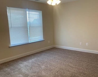 9208 Dayton Avenue - Photo Thumbnail 19