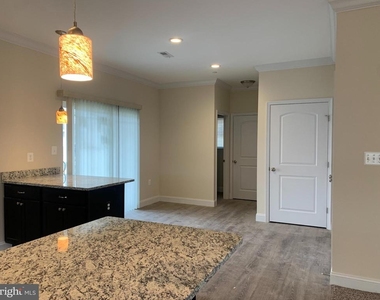 9208 Dayton Avenue - Photo Thumbnail 7