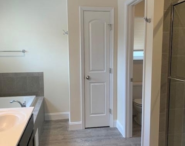 9208 Dayton Avenue - Photo Thumbnail 14